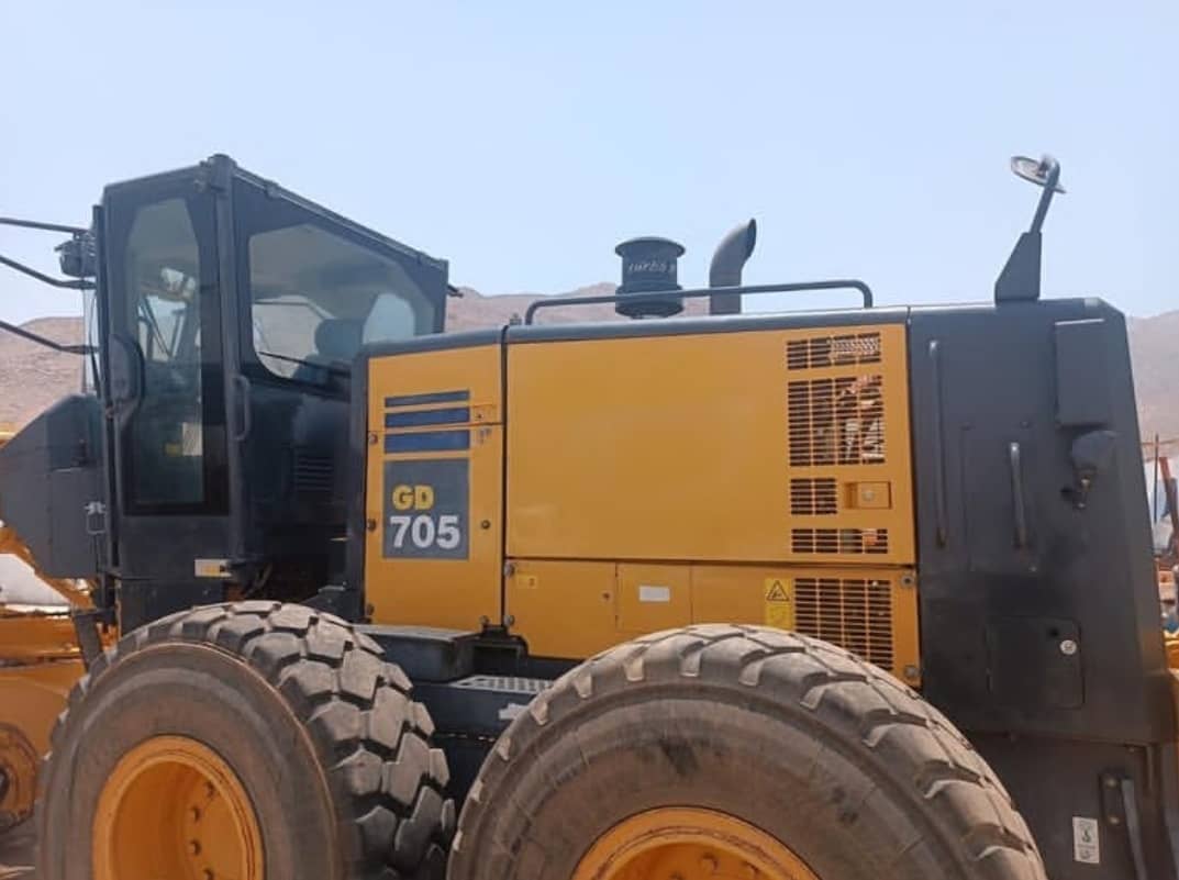 گریدر Komatsu GD705-5 (3) گریدر Komatsu GD705-5 (3)