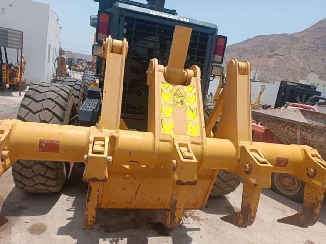 گریدر Komatsu GD705-5 (4) گریدر Komatsu GD705-5 (4)